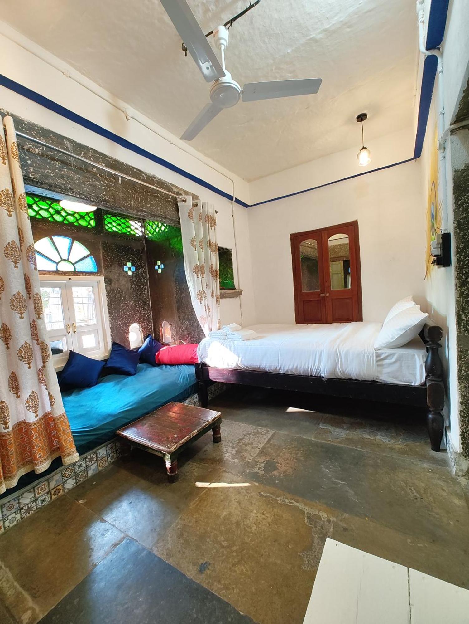 Barefoot Boutique Hotel ウダイプル エクステリア 写真